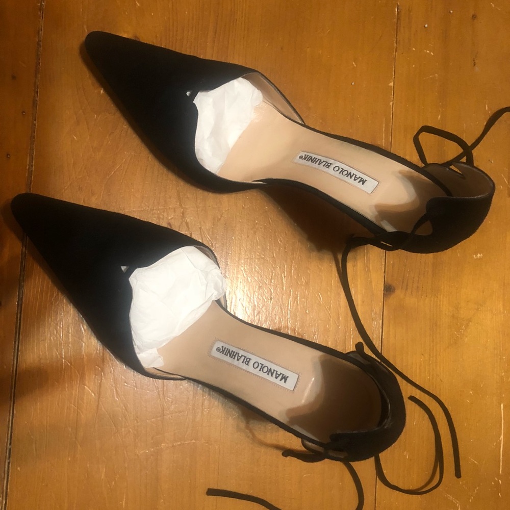 Black Manolo Blahnik pointed stiletto heels shoes